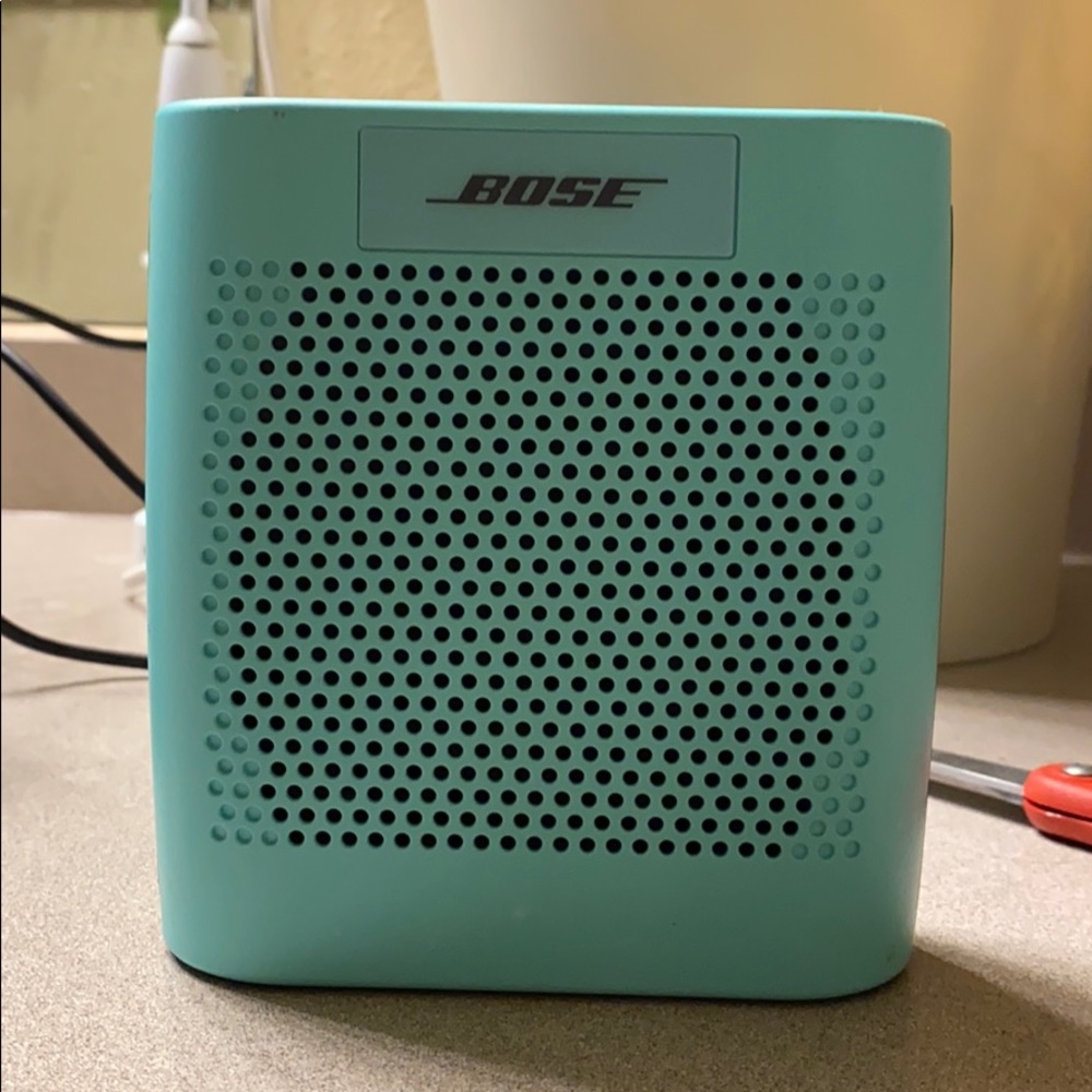 Bose Color Soundlink Portable Wireless BT speaker